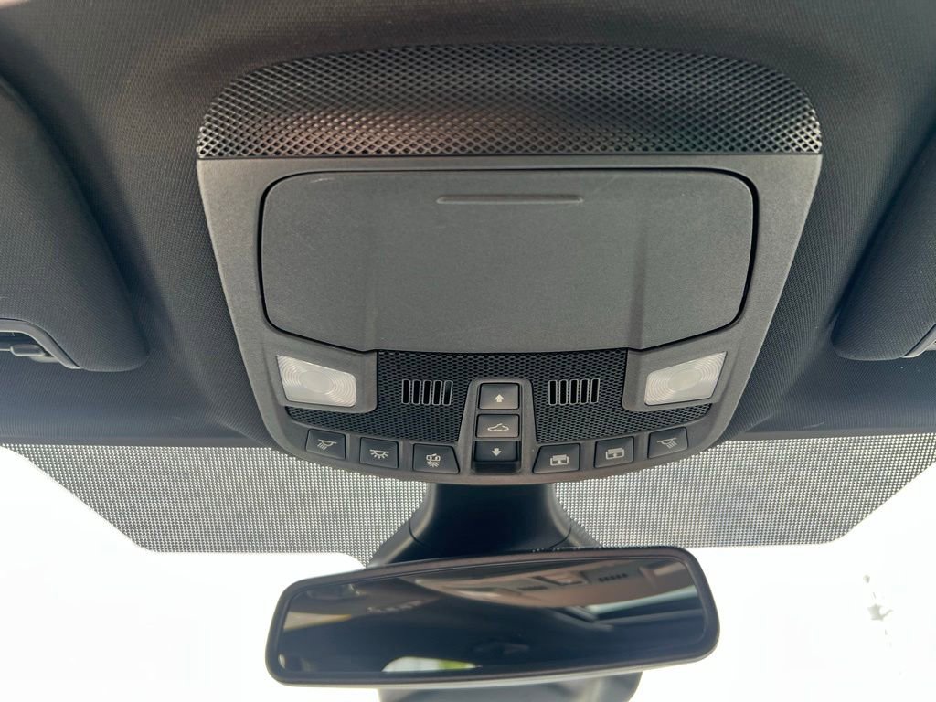 Used 2024 Ford Edge ST-Line w/ Class II Trailer Tow Package AWD/4WD image 25