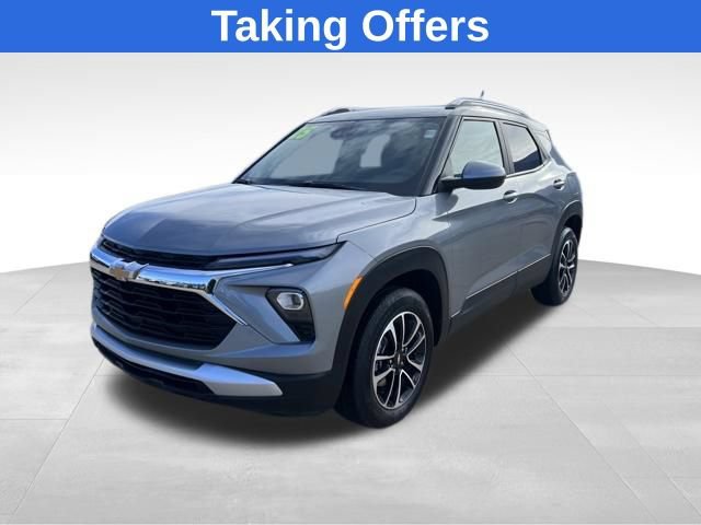 Used 2025 Chevrolet TrailBlazer LT AWD/4WD image 1