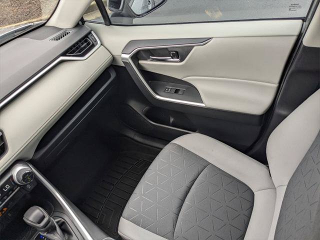Certified 2021 Toyota RAV4 XLE w/ Convenience Package FWD image 8