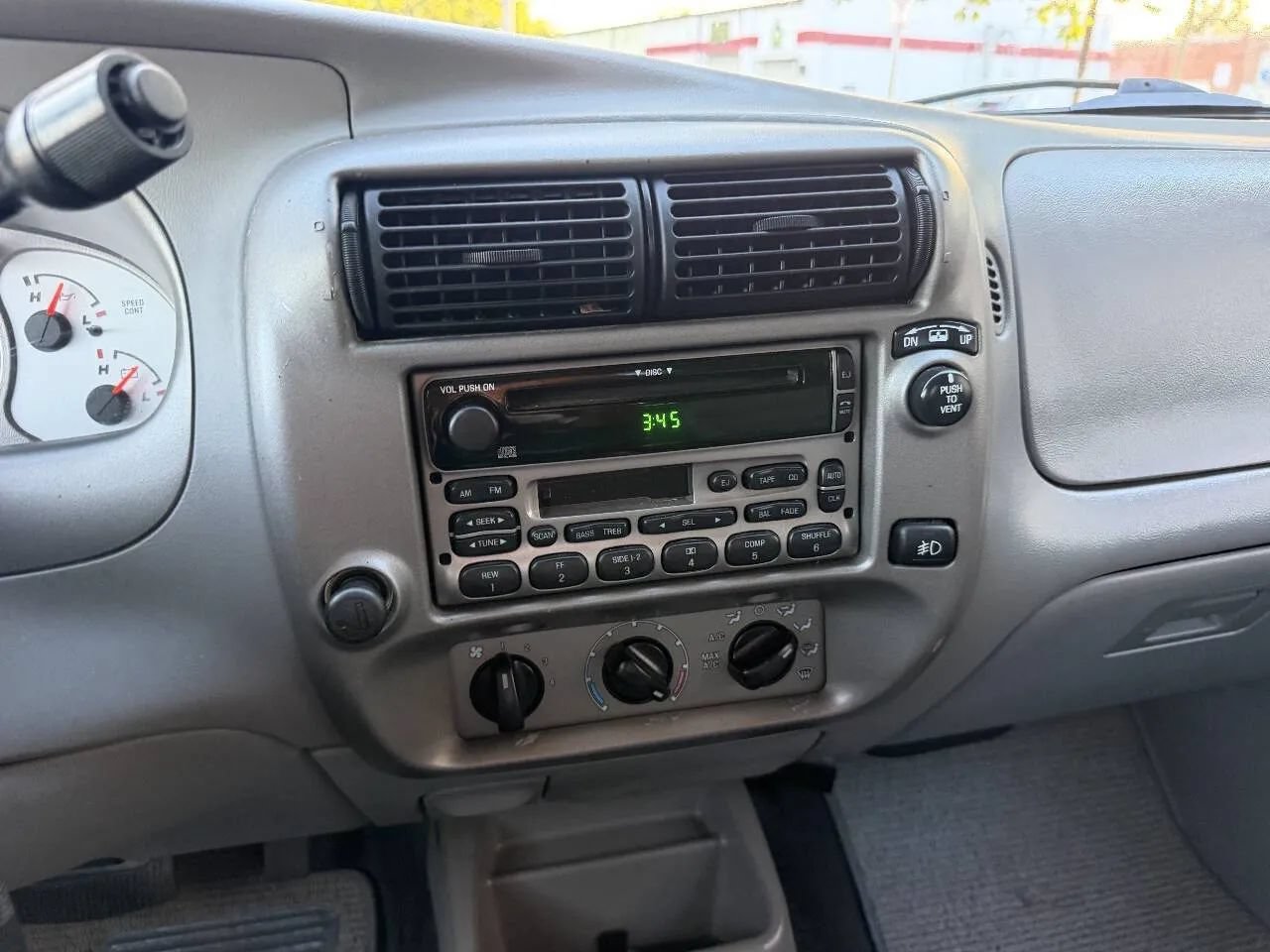 Used 2003 Ford Explorer Sport Trac XLT RWD image 23