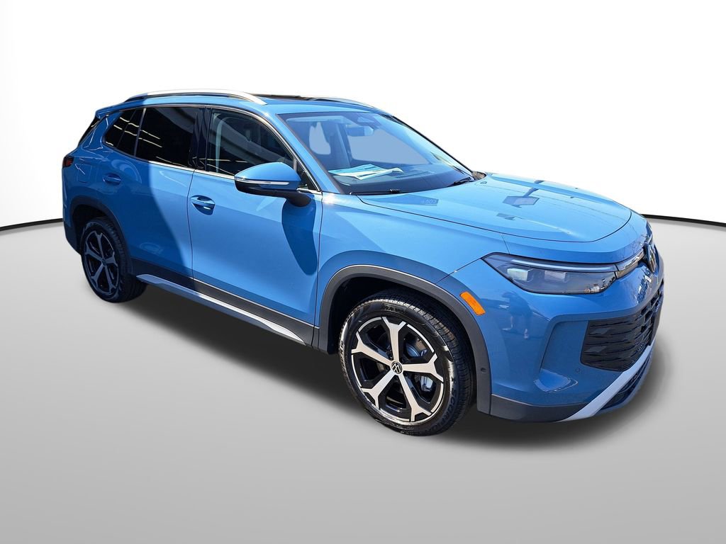 New 2025 Volkswagen Tiguan SE image 3