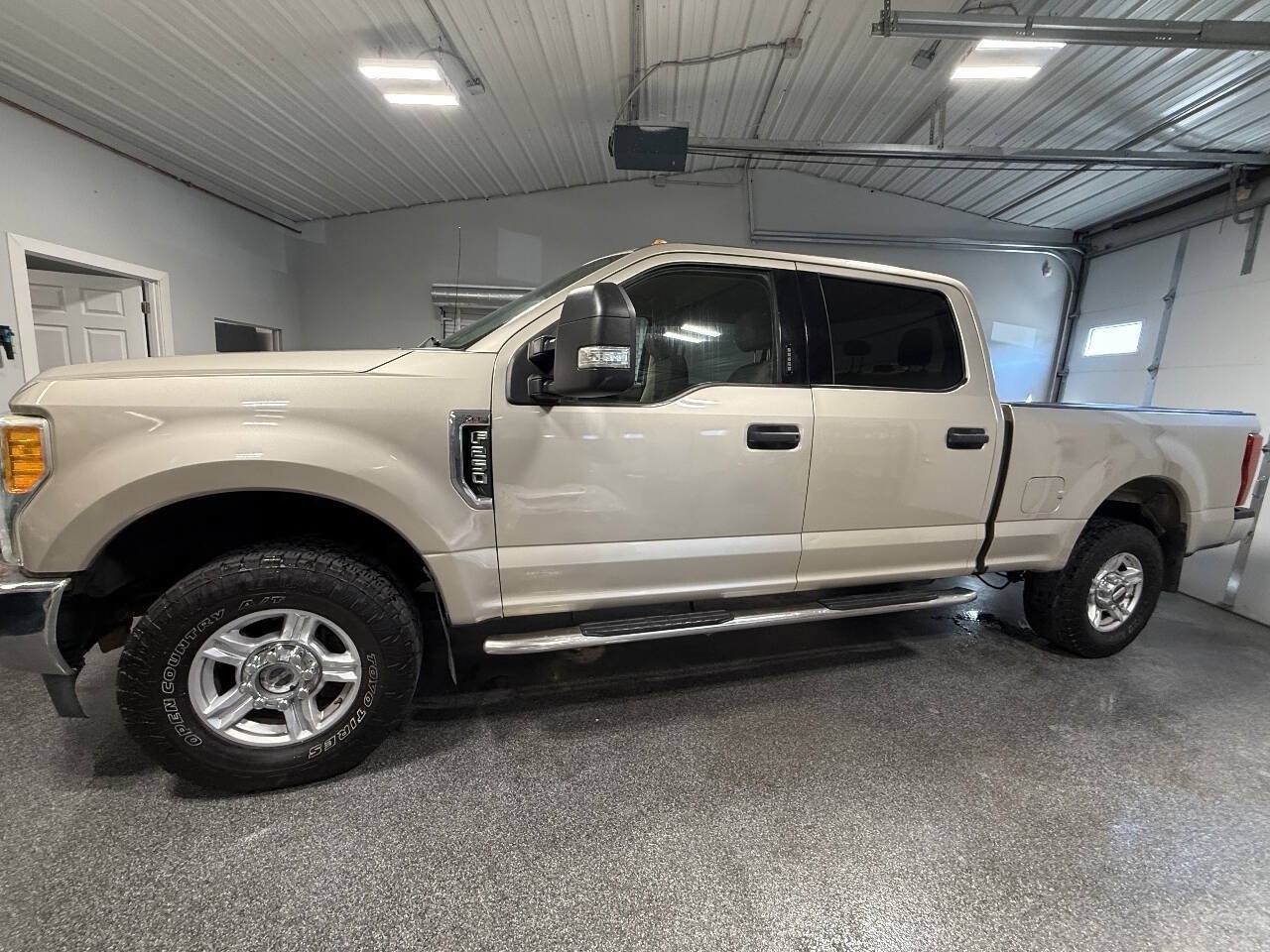 Used 2017 Ford F250 XLT w/ XLT Value Package AWD/4WD image 6
