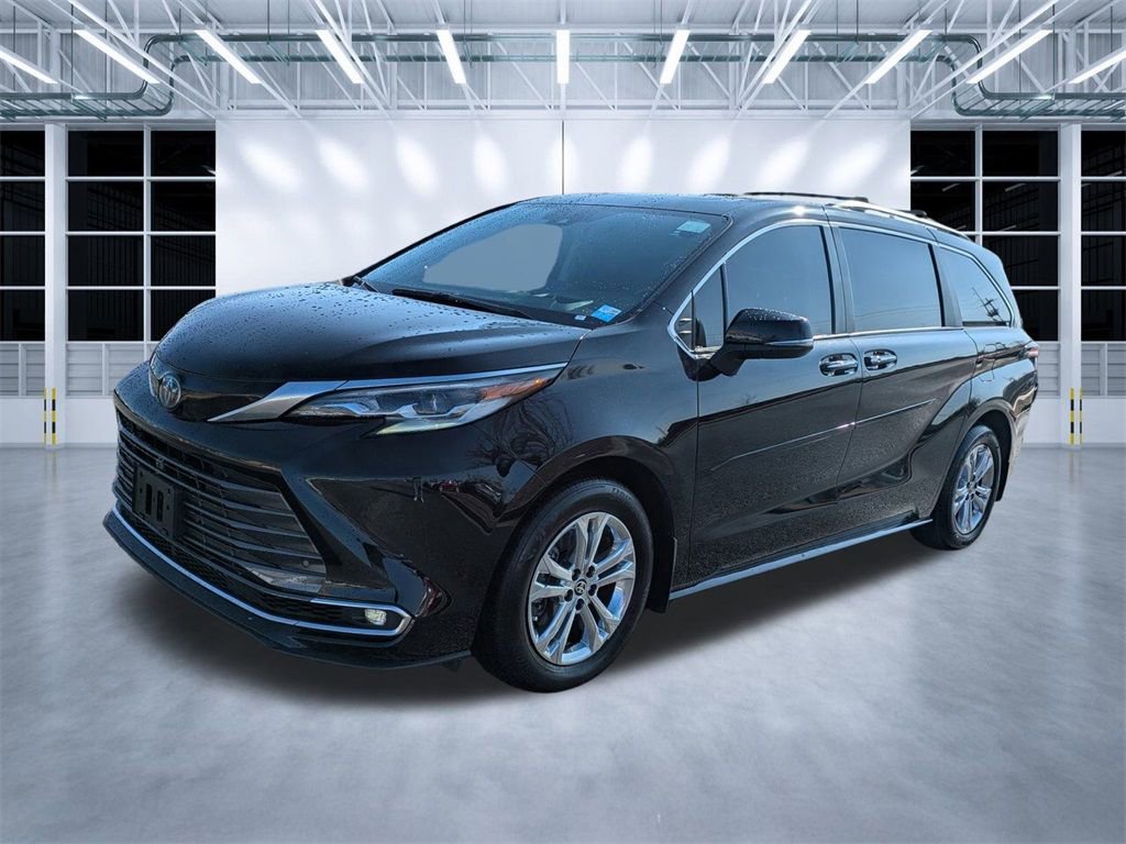 Used 2022 Toyota Sienna Platinum image 8
