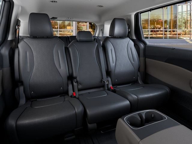 New 2027 Kia Carnival EX FWD image 16