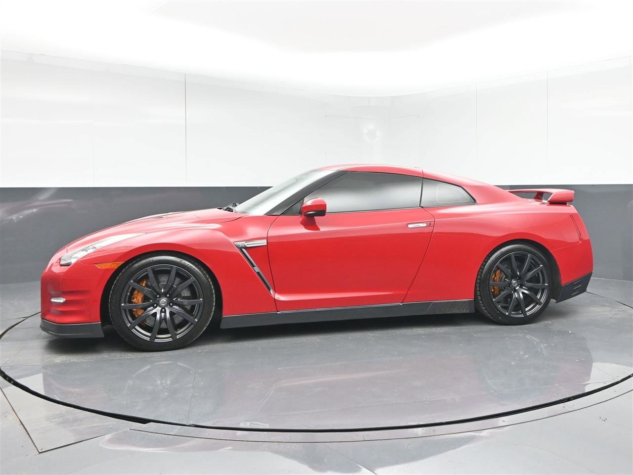 Used 2013 Nissan GT-R Premium AWD/4WD image 8