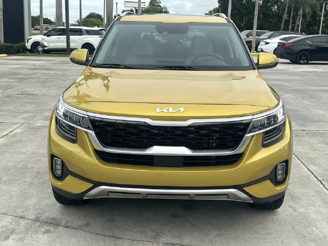 Certified 2023 Kia Seltos SX w/ SX Sunroof Package AWD/4WD image 3