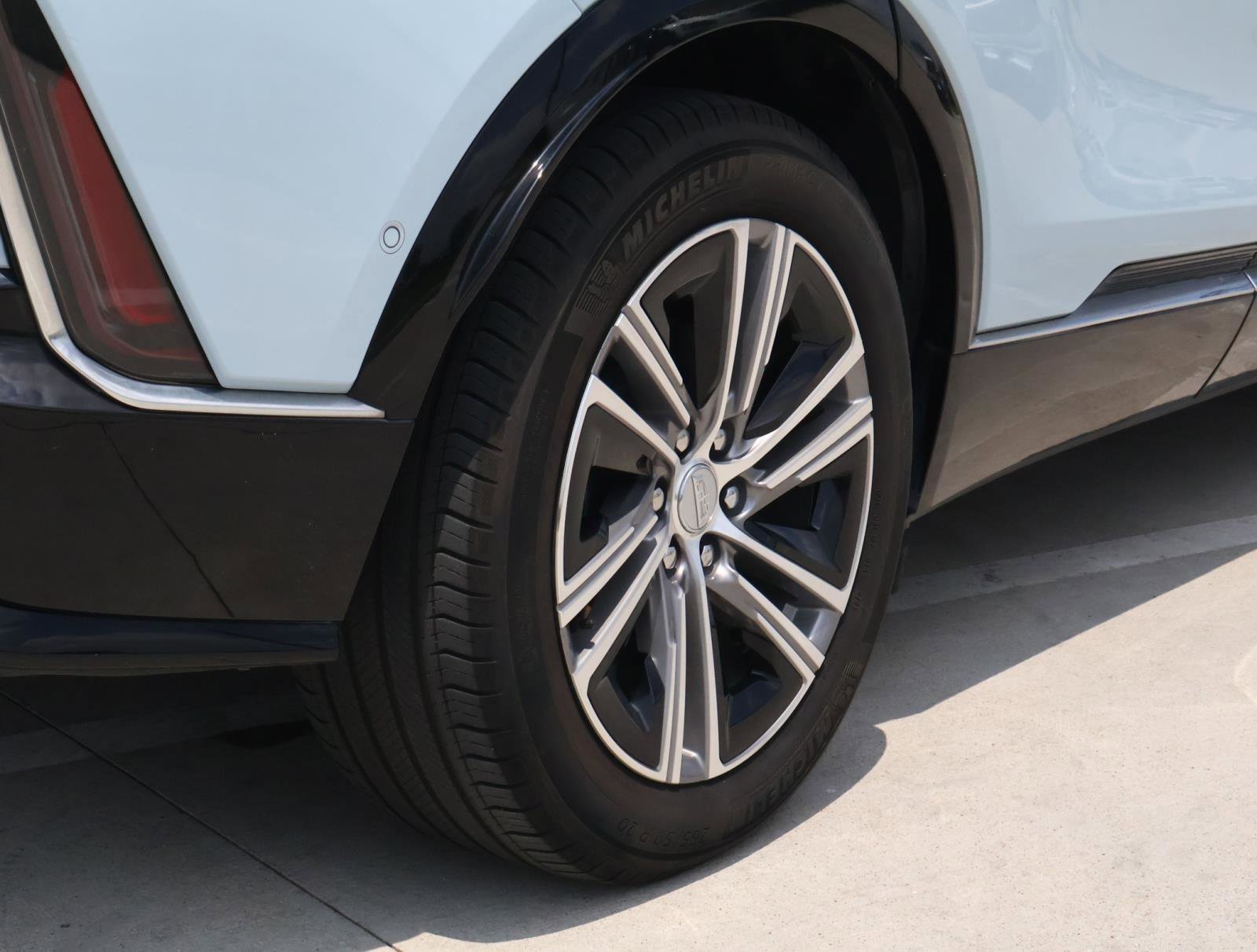 Used 2024 Cadillac Lyriq Luxury RWD image 12