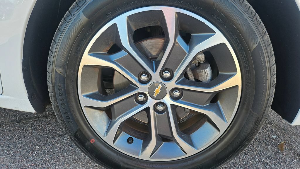 Used 2019 Chevrolet Sonic LT FWD image 16