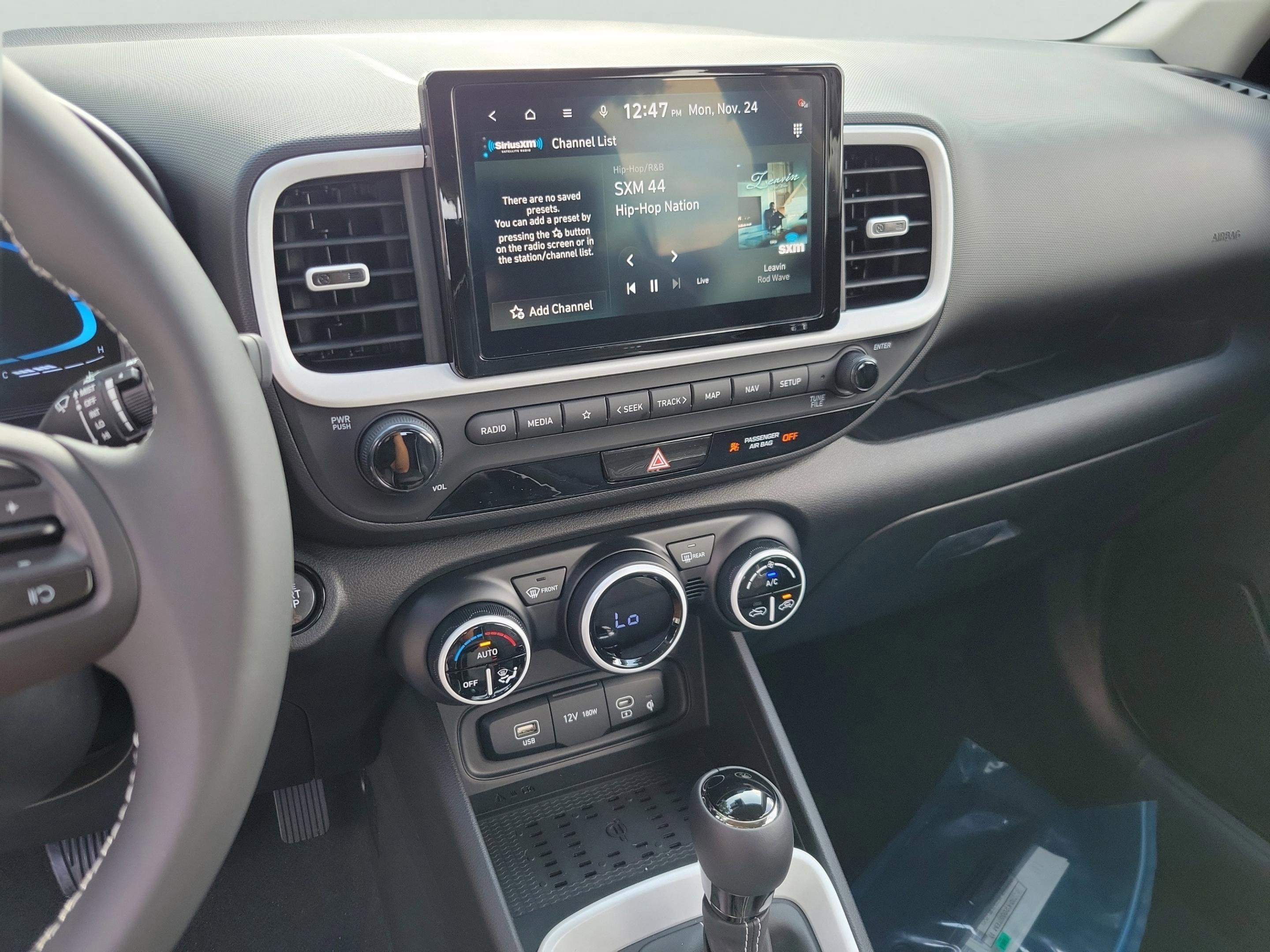 New 2025 Hyundai Venue Limited FWD image 26