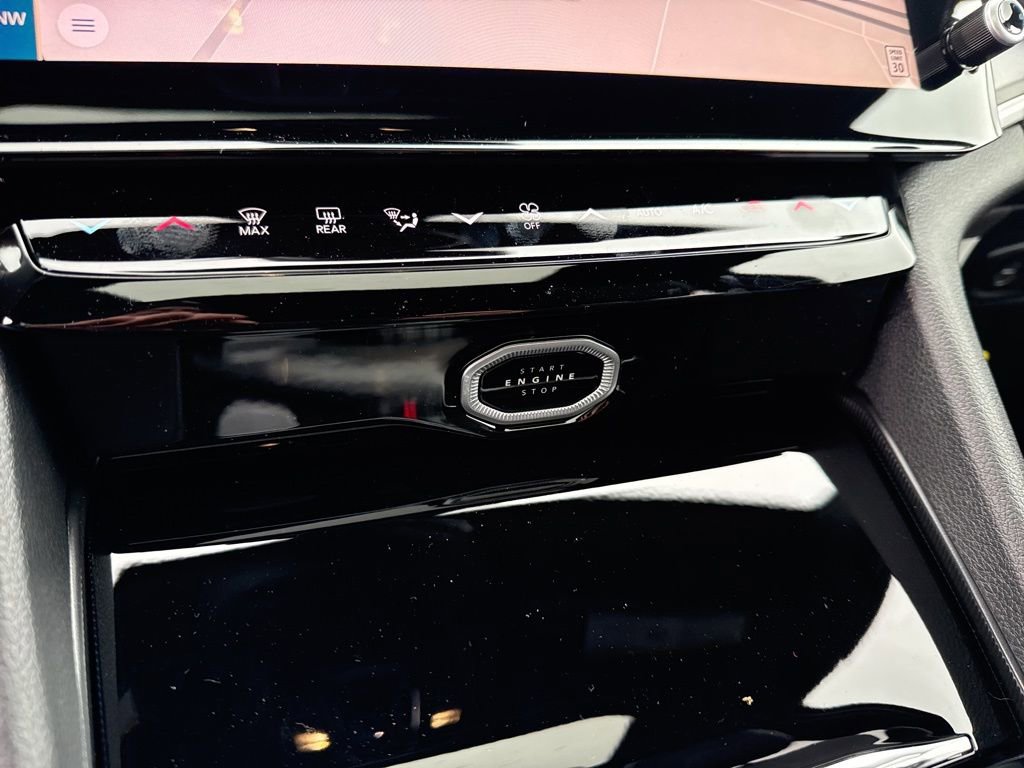 New 2026 Jeep Grand Cherokee Altitude image 16