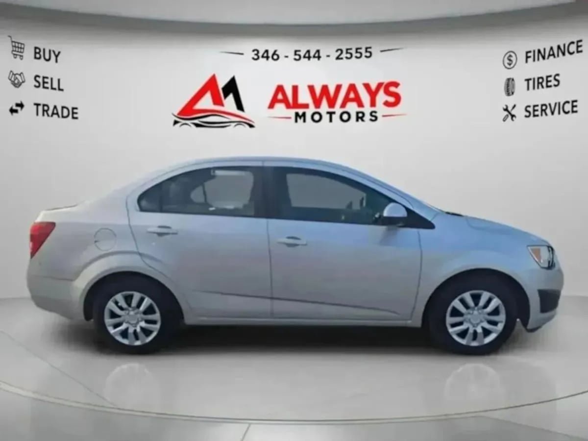 Used 2013 Chevrolet Sonic LS FWD image 15