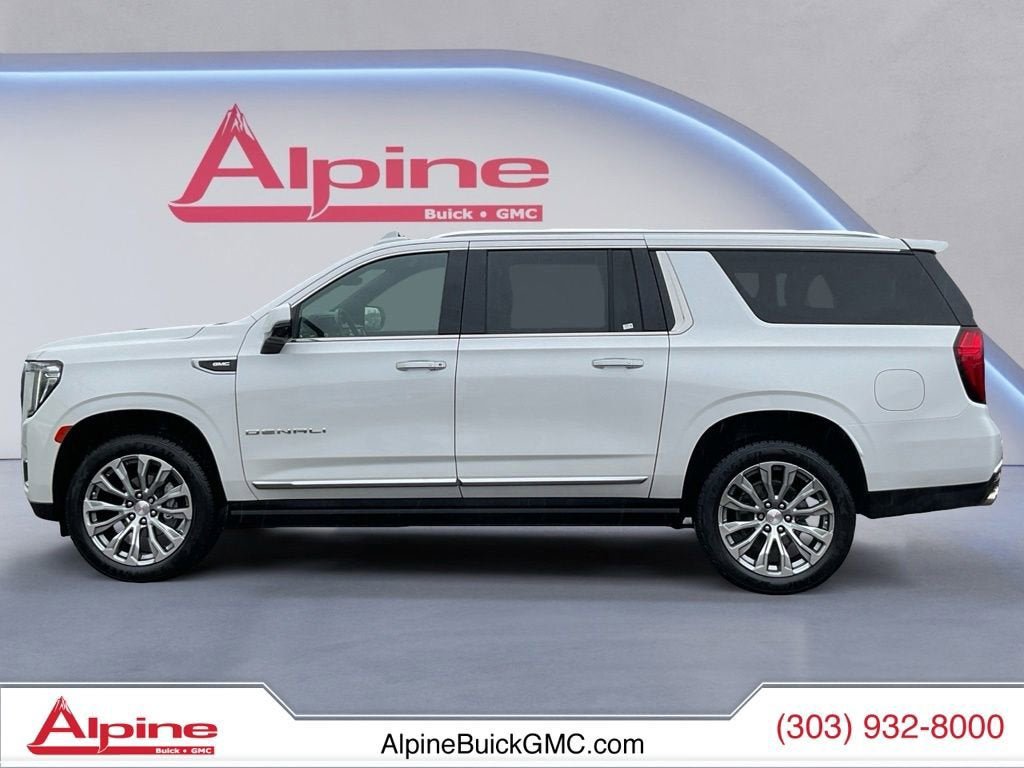 Certified 2022 GMC Yukon XL Denali w/ Denali Ultimate Package AWD/4WD image 2