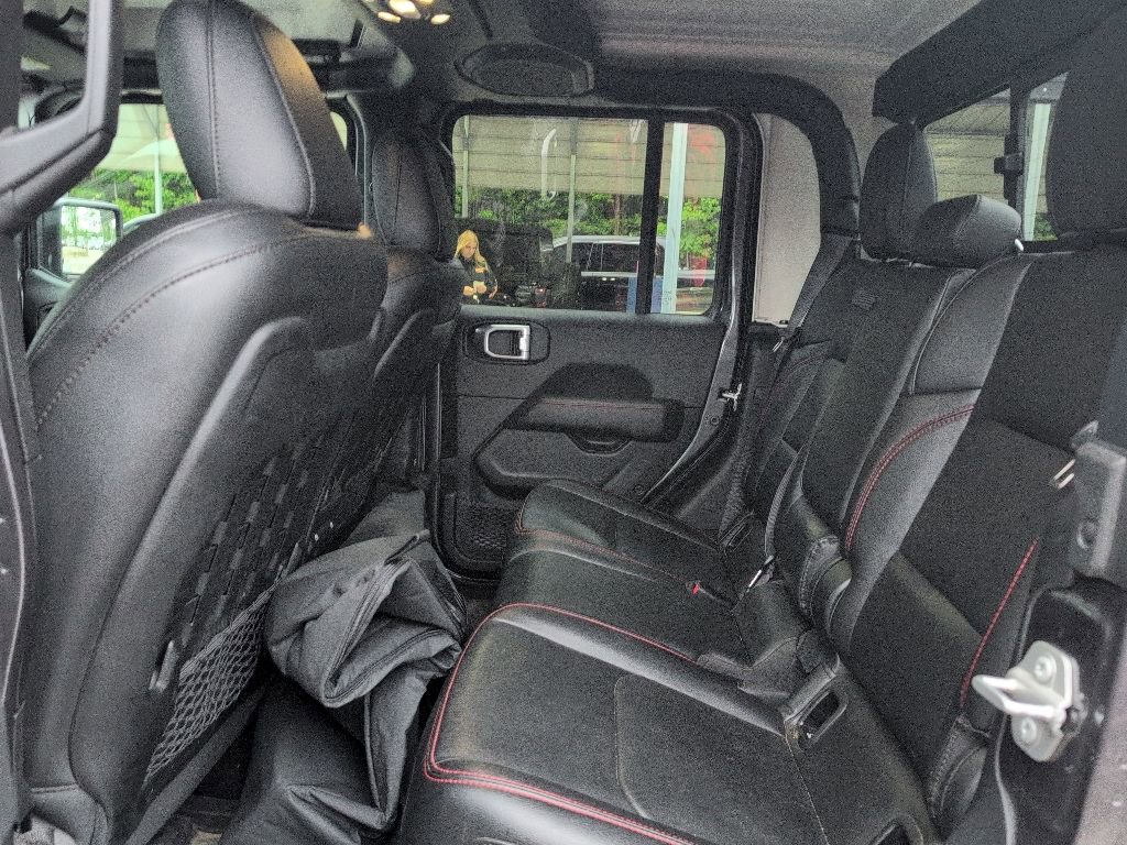 Used 2023 Jeep Gladiator Rubicon w/ Cold Weather Group AWD/4WD image 6