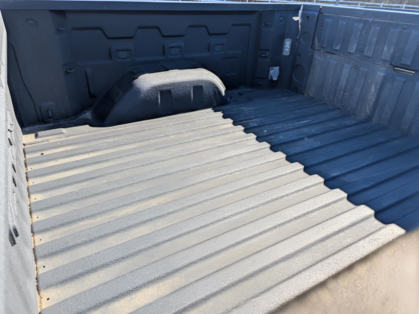 Used 2022 GMC Sierra 1500 AT4X image 12