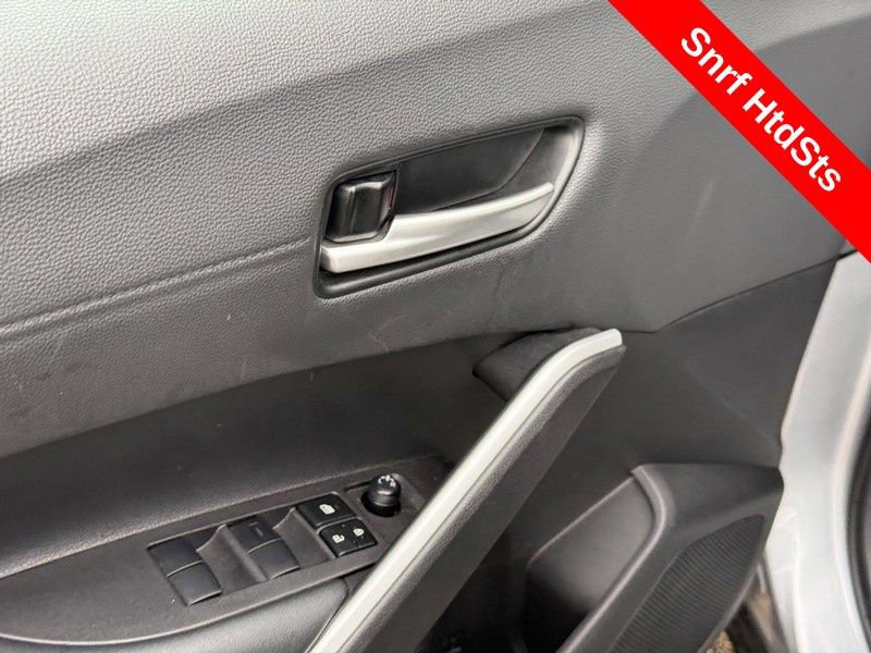 Used 2025 Toyota Corolla Cross XLE w/ Convenience Package AWD/4WD image 18
