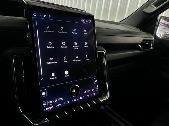 Used 2025 GMC Yukon XL Denali image 21