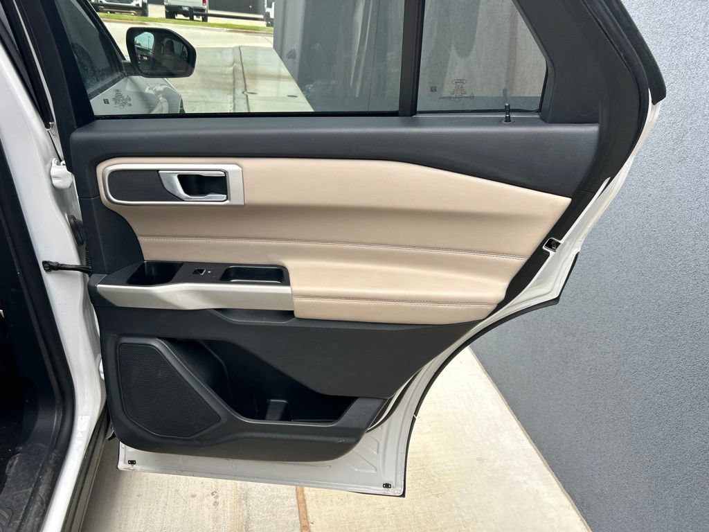 Used 2021 Ford Explorer XLT RWD image 16