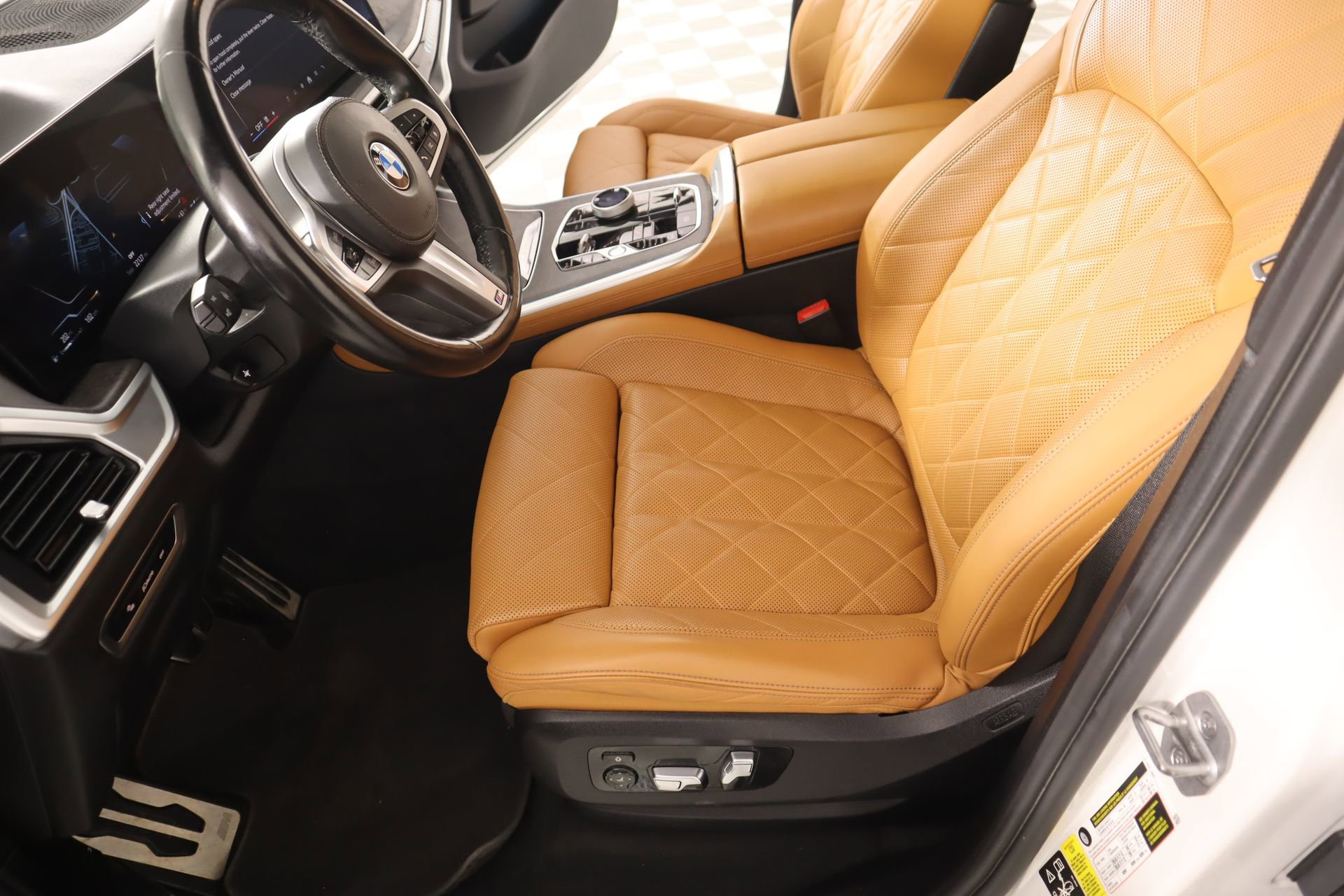 Used 2024 BMW X7 xDrive40i w/ Executive Package image 12