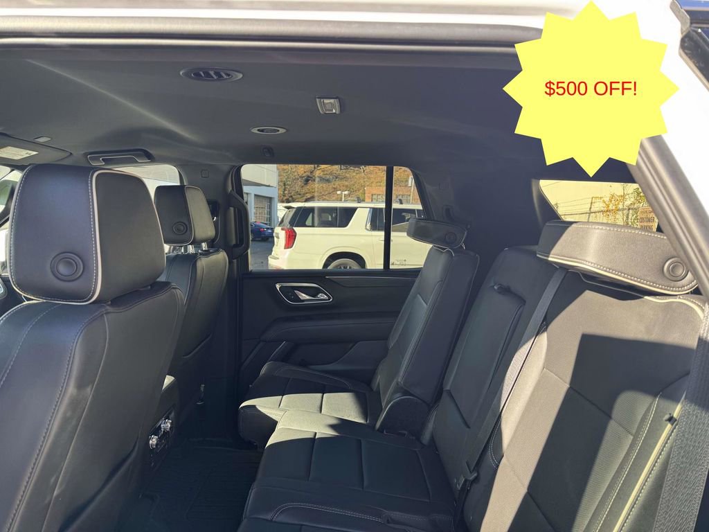 Used 2023 GMC Yukon SLT w/ SLT Luxury Package AWD/4WD image 12