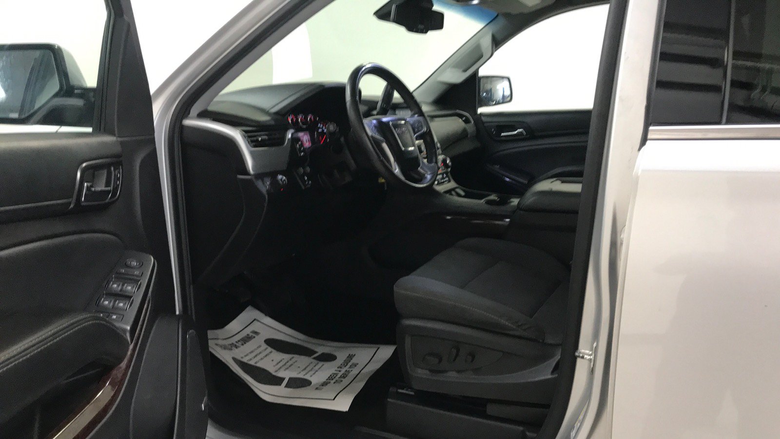 Used 2016 GMC Yukon SLE w/ Convenience Package RWD image 9