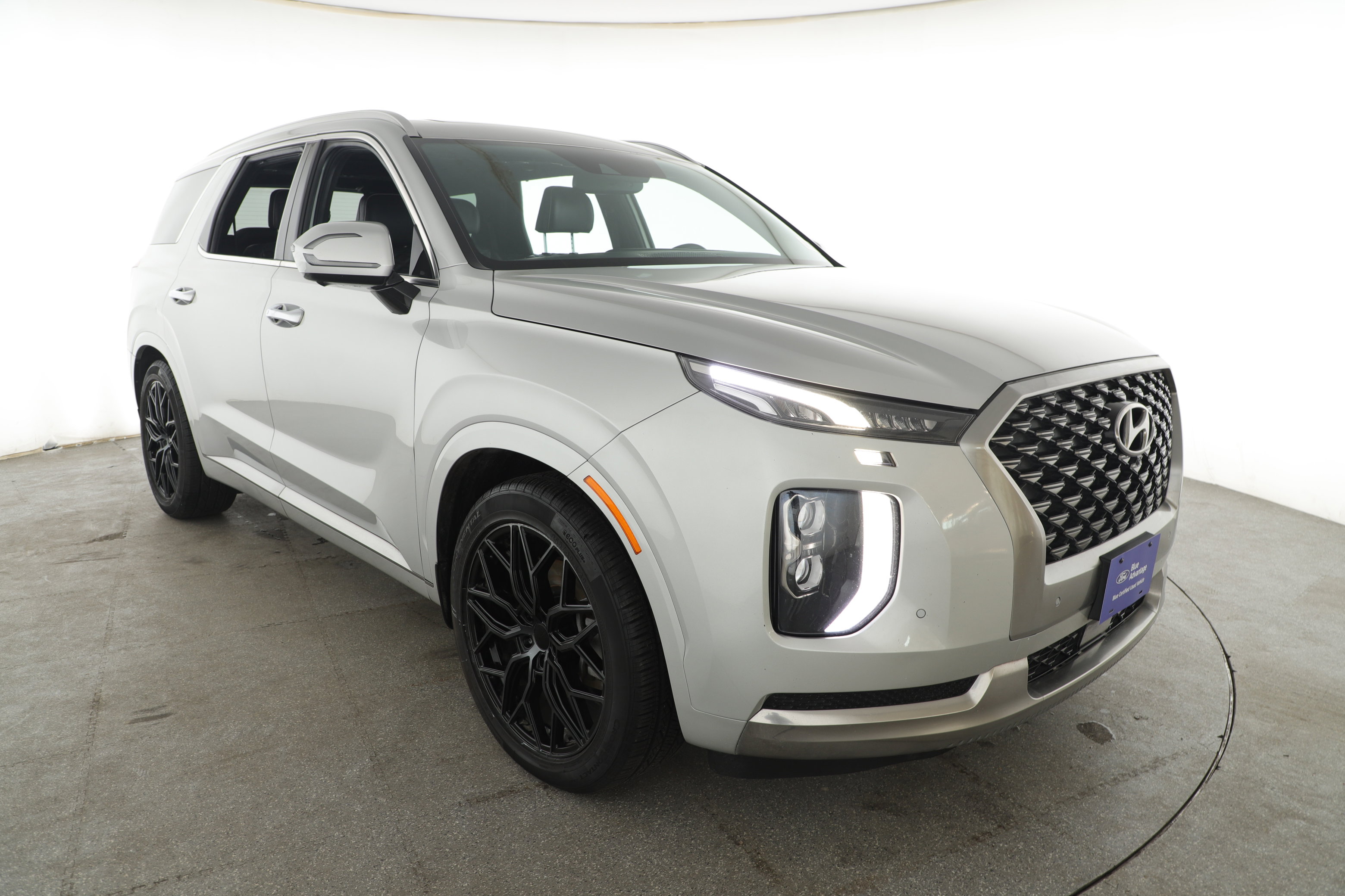 Used 2022 Hyundai Palisade Calligraphy w/ Winter Package AWD/4WD image 3