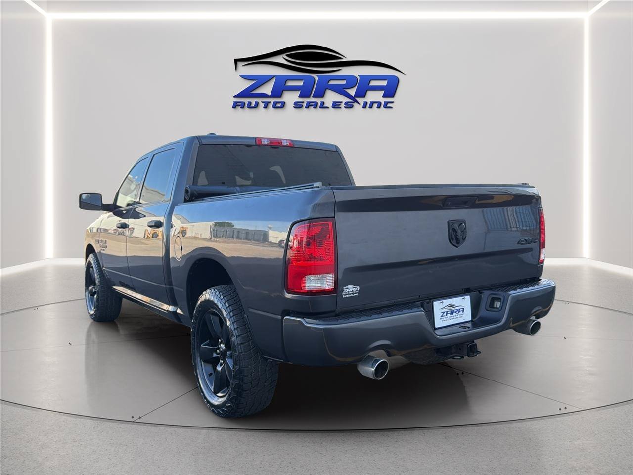 Used 2020 RAM 1500 Express w/ Express Value Package AWD/4WD image 5