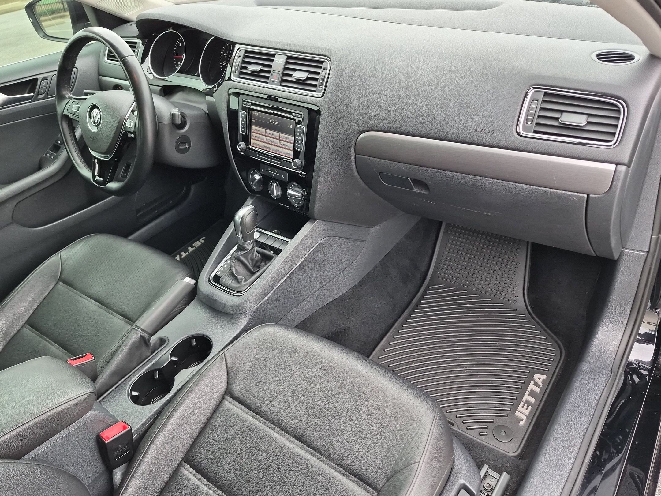 Used 2015 Volkswagen Jetta TDI SE FWD image 36