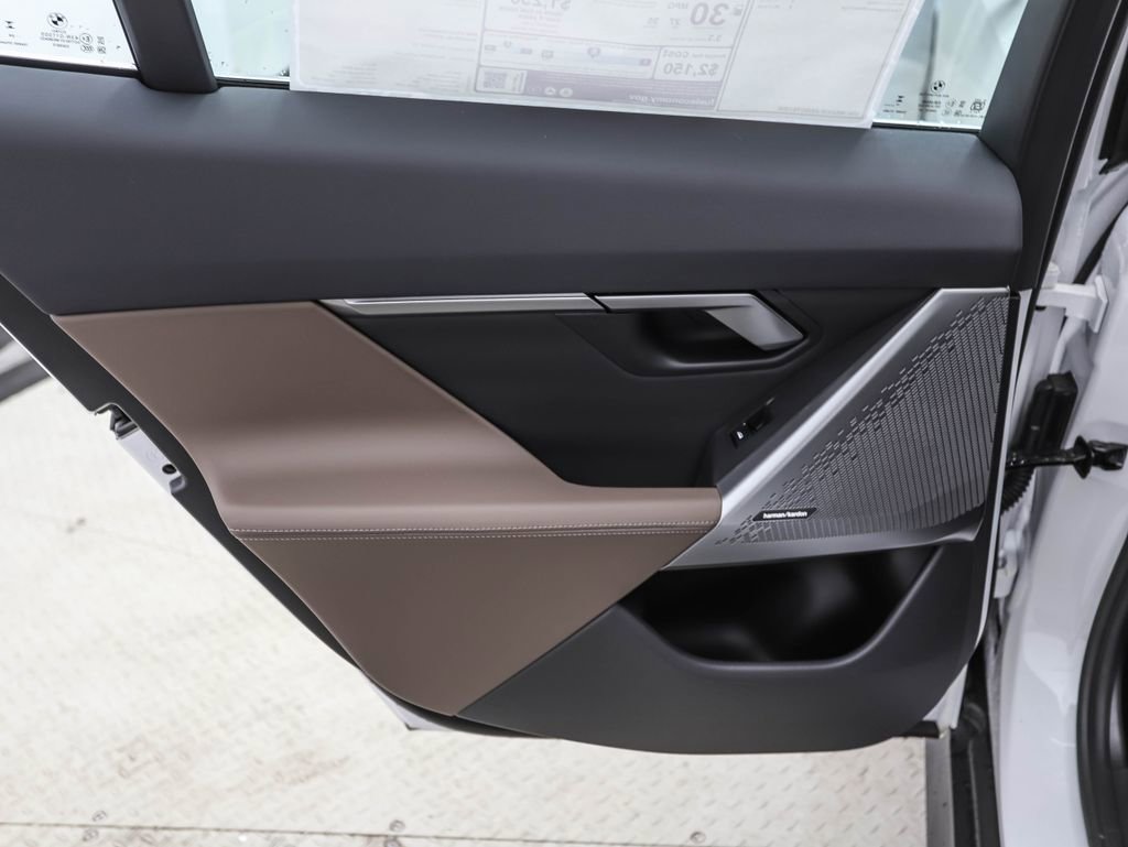 Certified 2025 BMW 530i xDrive w/ Premium Package image 18