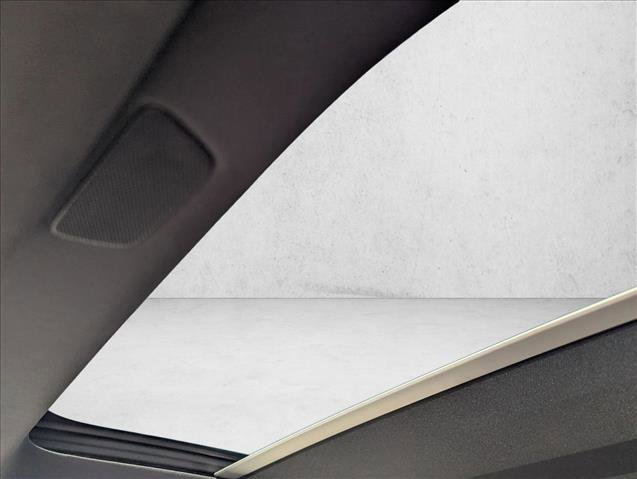 Used 2016 Volvo XC90 T6 R-Design w/ Vision Package image 8