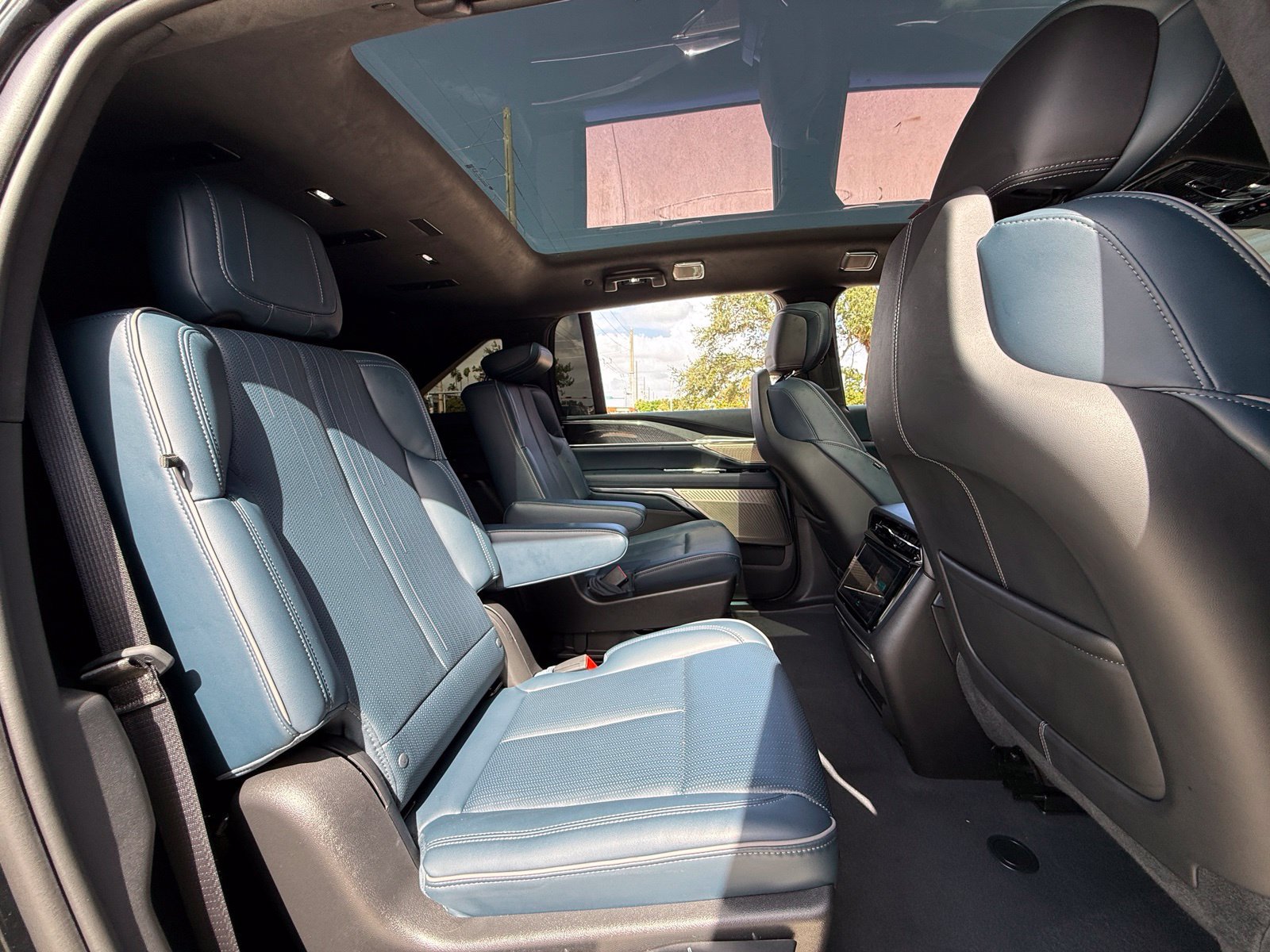 Used 2025 Cadillac Escalade IQ Sport 2 AWD/4WD image 39