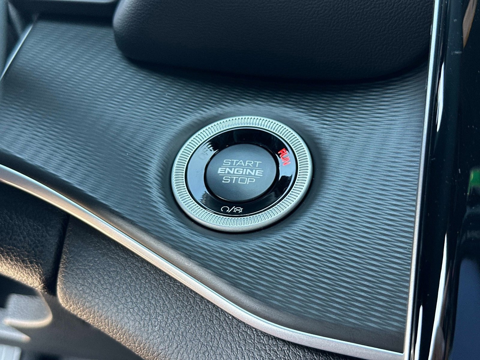 New 2025 Jeep Grand Cherokee Altitude AWD/4WD image 29