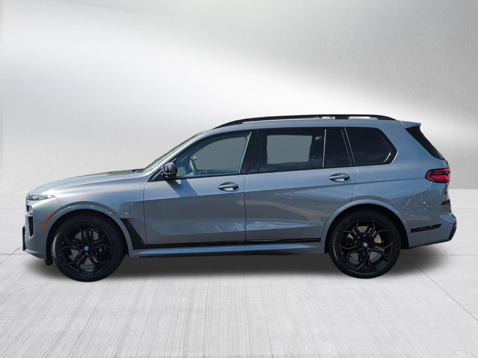 Used 2024 BMW X7 M60i w/ Executive Package AWD/4WD image 4