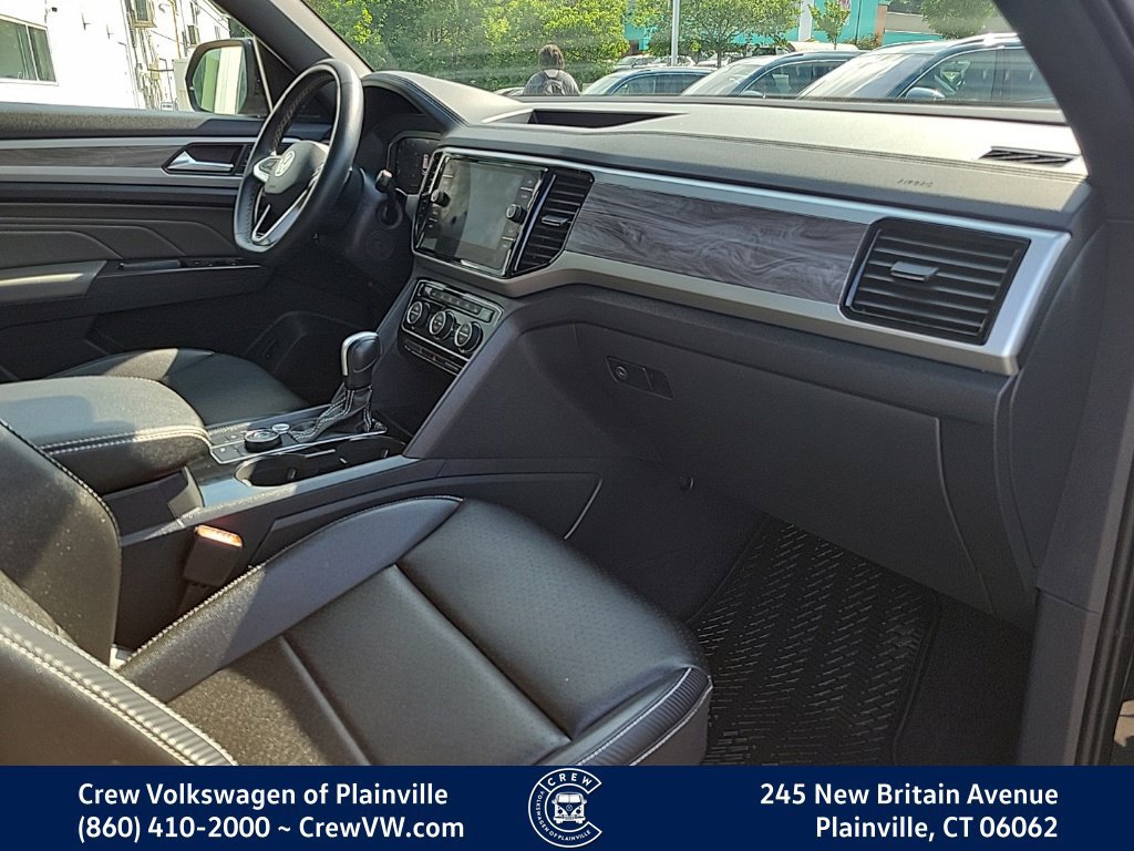 Certified 2023 Volkswagen Atlas Cross Sport SE w/ Panoramic Sunroof Package AWD/4WD image 44