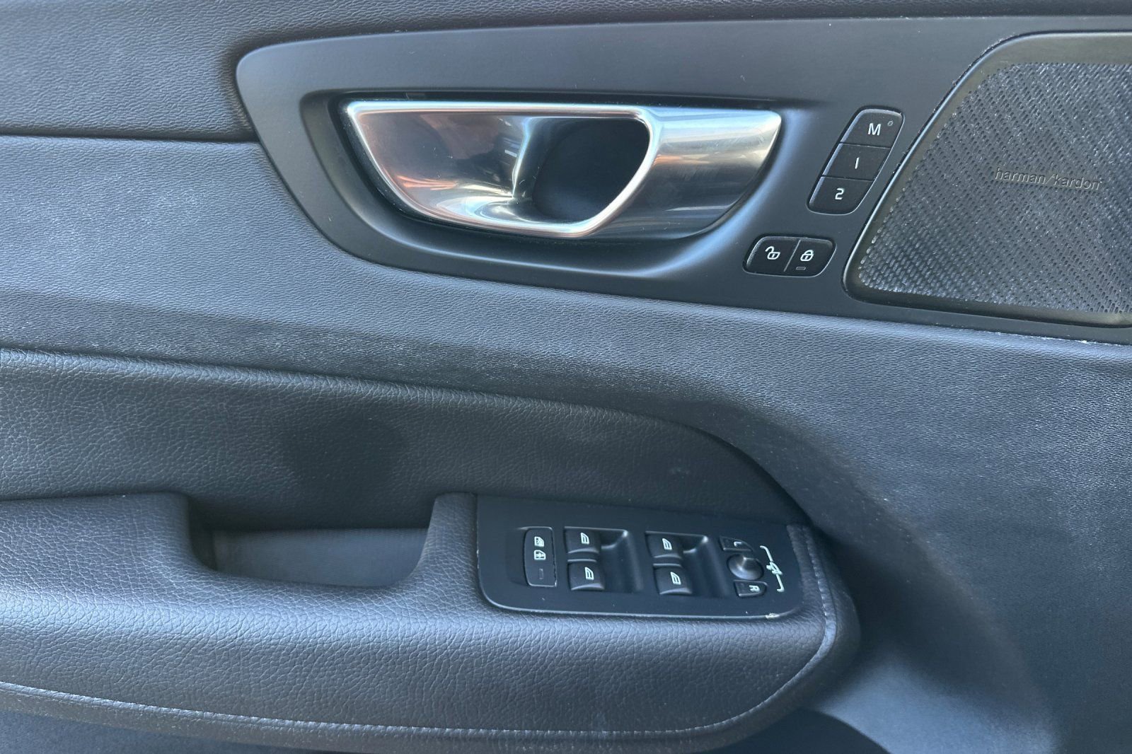 Used 2020 Volvo XC60 T6 Inscription image 14