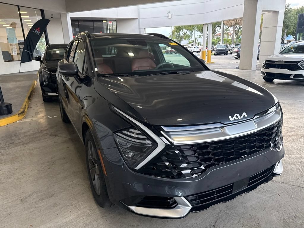 Certified 2024 Kia Sportage SX FWD image 3