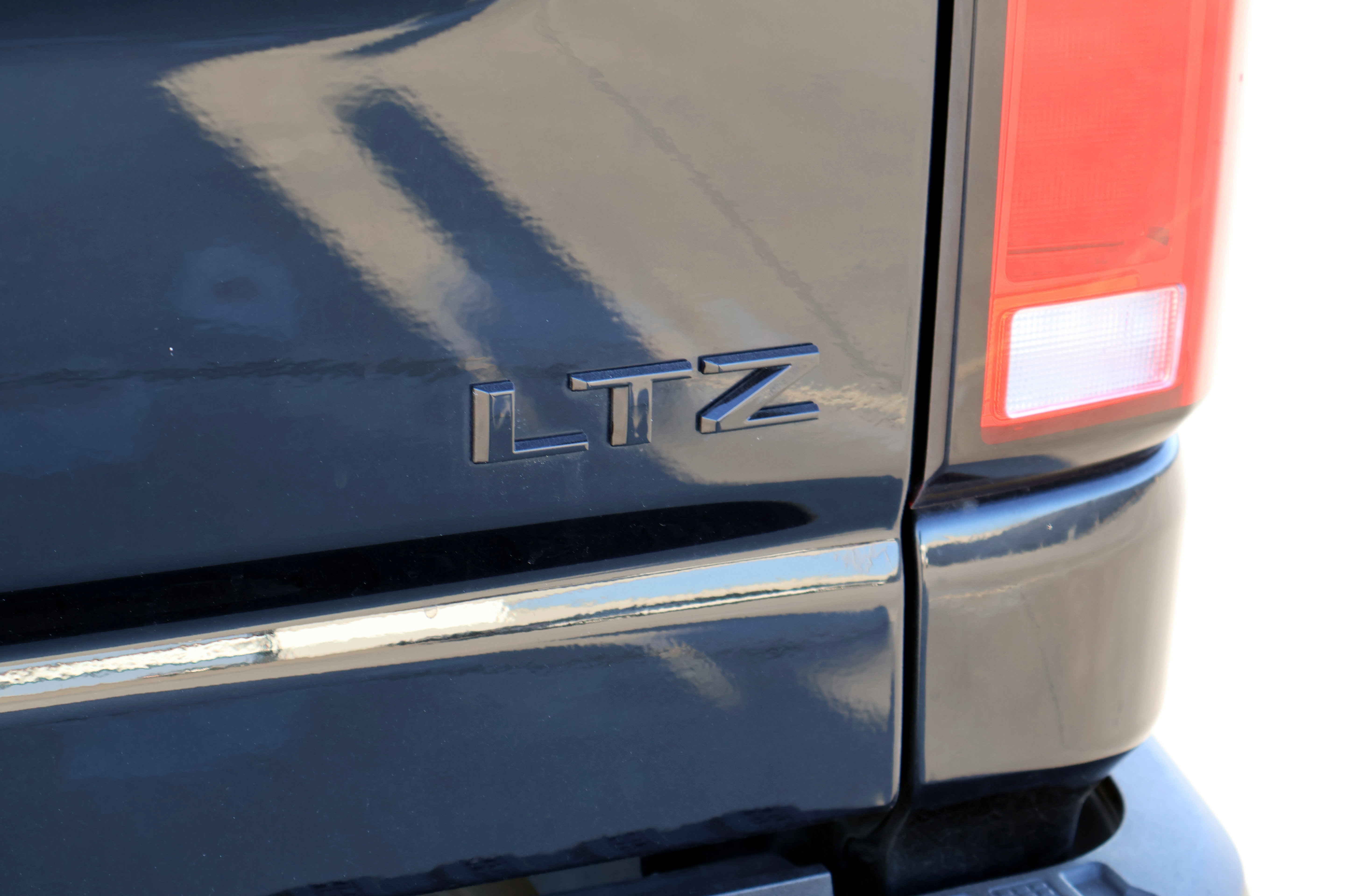 Used 2024 Chevrolet Silverado 2500 LTZ w/ LTZ Plus Package image 10