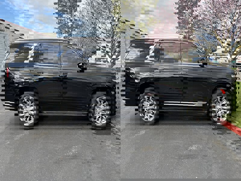 Used 2021 Cadillac Escalade Premium Luxury w/ LPO, Illumination Package image 14