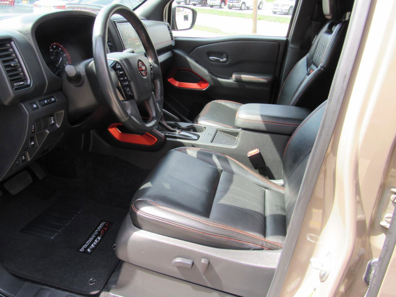 Used 2023 Nissan Frontier PRO-4X w/ Pro-4X Premium Package image 17