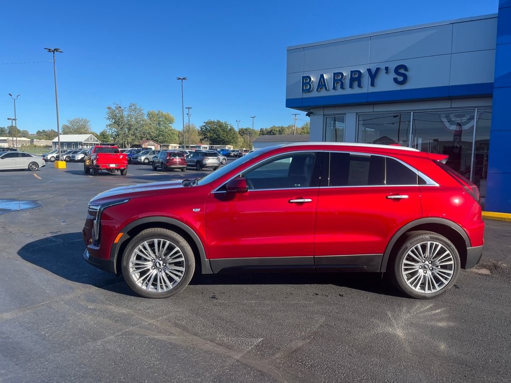 Used 2025 Cadillac XT4 Premium Luxury w/ Technology Package image 2