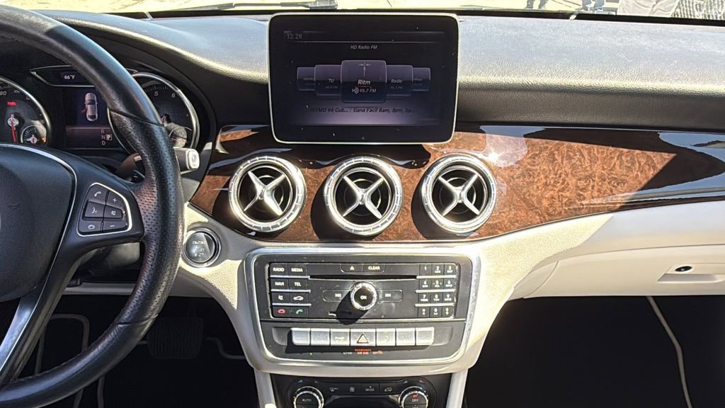 Used 2019 Mercedes-Benz CLA 250 image 33