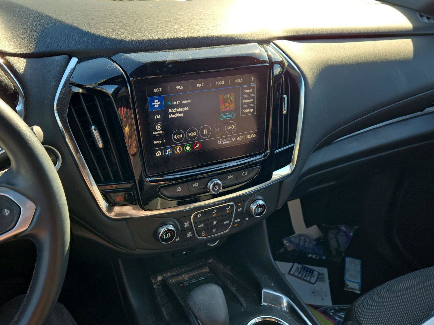 Used 2023 Chevrolet Traverse LT FWD image 20