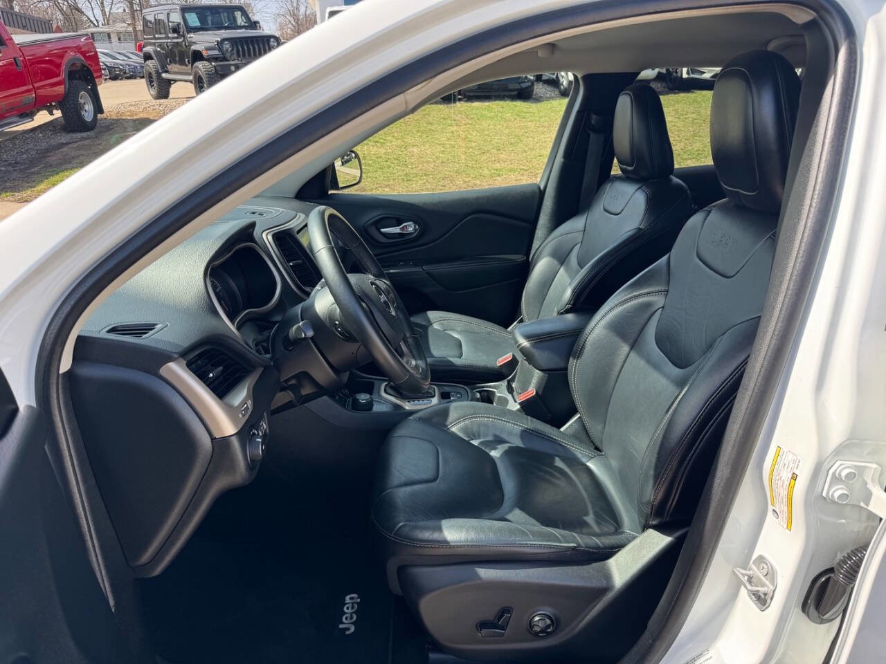 Used 2016 Jeep Cherokee High Altitude image 11