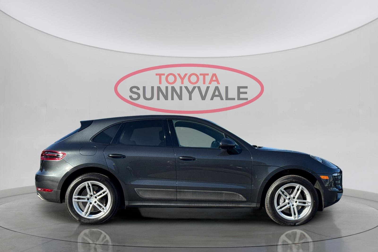 Used 2017 Porsche Macan image 9