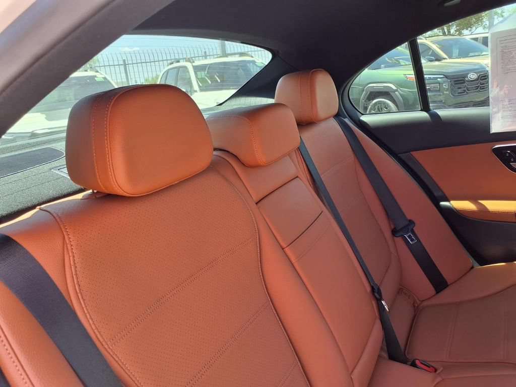 Used 2024 Mercedes-Benz C 300 Sedan image 23