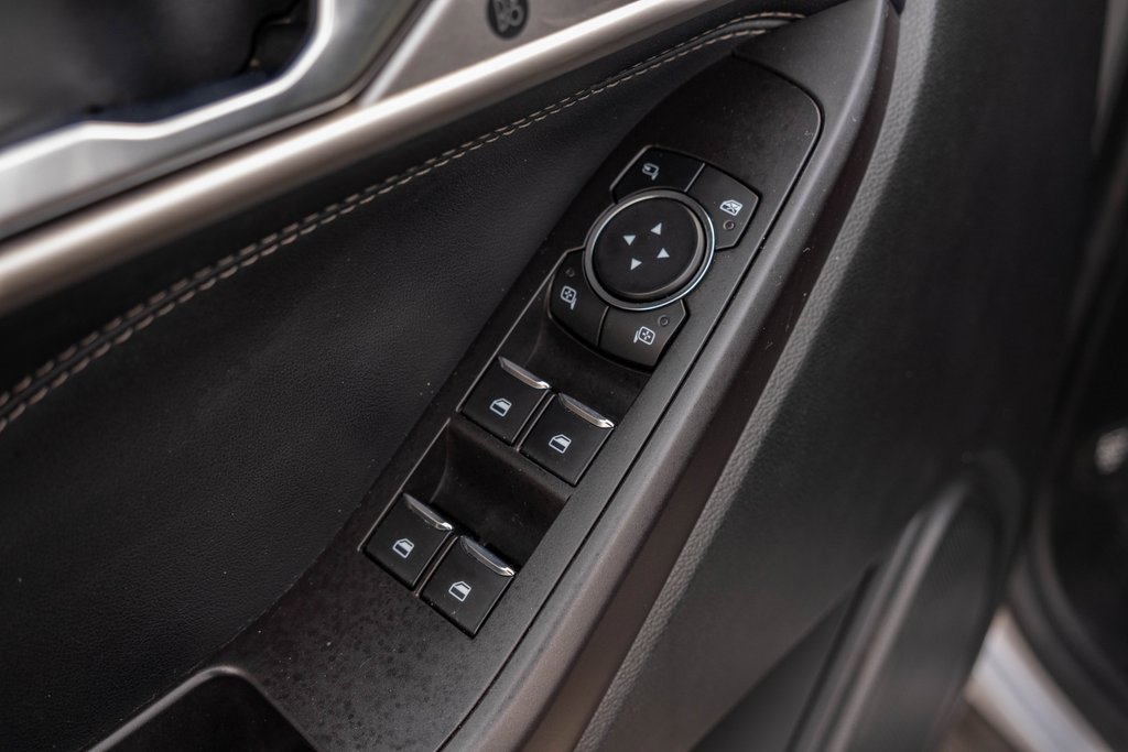 Used 2020 Ford Explorer Limited image 11