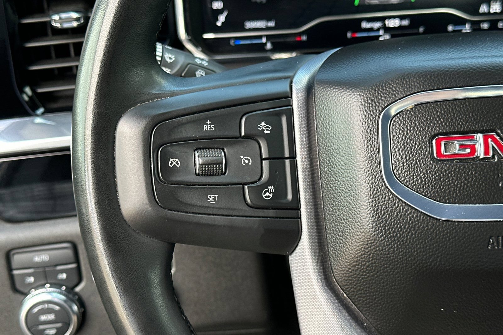 Used 2025 GMC Sierra 1500 SLT AWD/4WD image 31