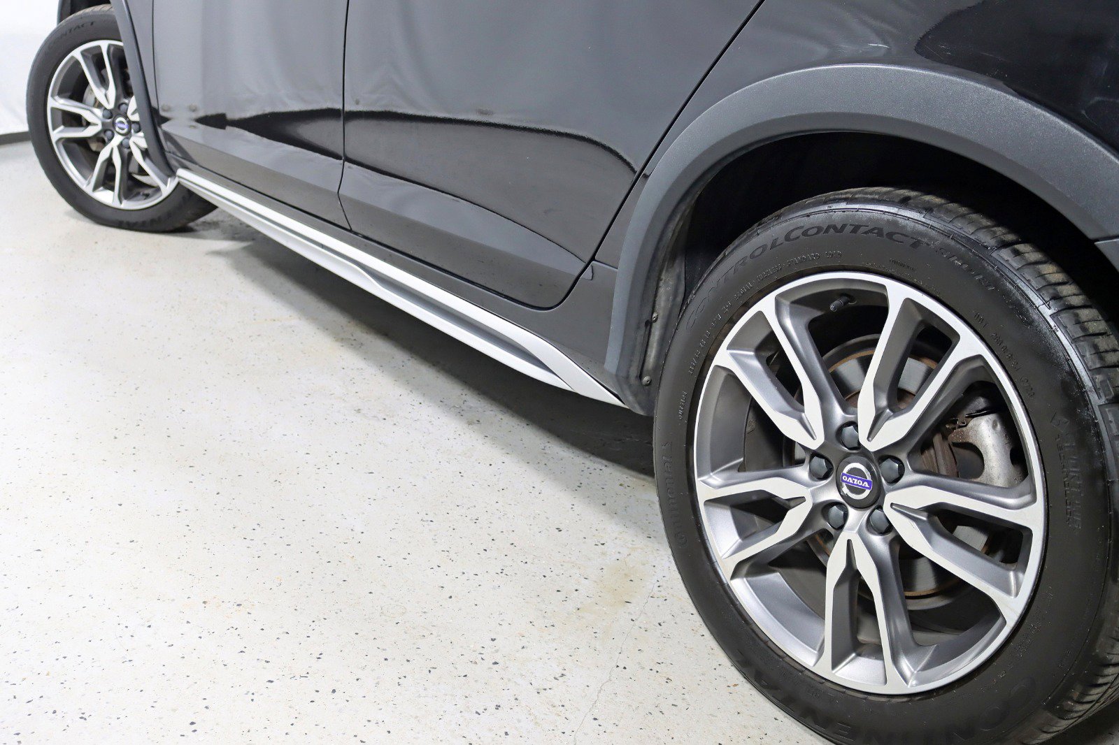 Used 2018 Volvo V60 T5 Cross Country w/ Convenience Package image 12