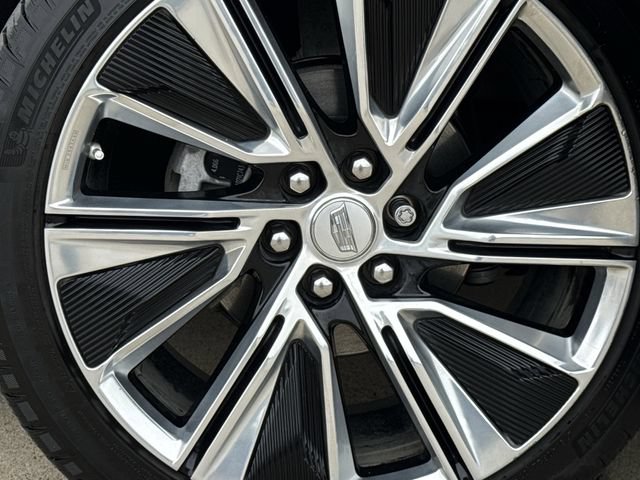 Used 2024 Cadillac Lyriq Luxury w/ LPO, Floor Liner Package AWD/4WD image 10