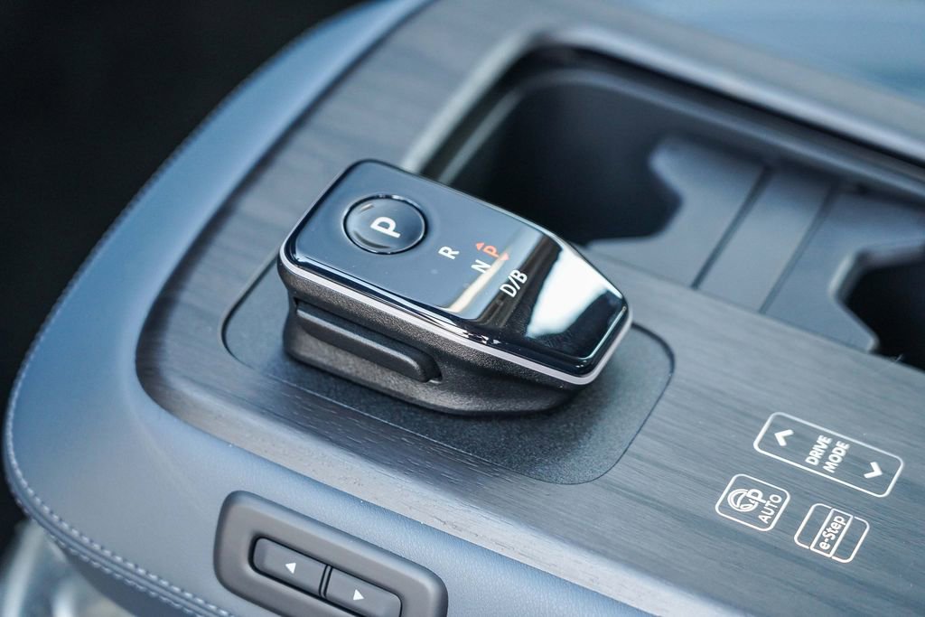 New 2025 Nissan Ariya Platinum AWD/4WD image 23