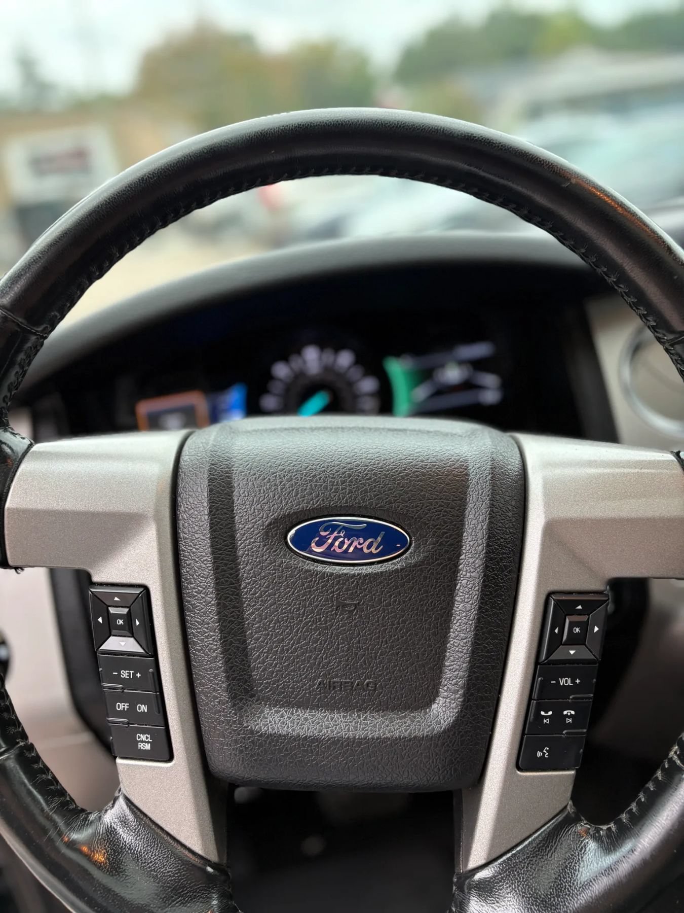 Used 2016 Ford Expedition Limited w/ Equipment Group 301A AWD/4WD image 16